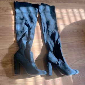 Nice long blacked heeled boots to wear out!